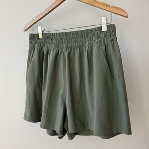 Vuori Women’s Villa Short, Pistachio, L